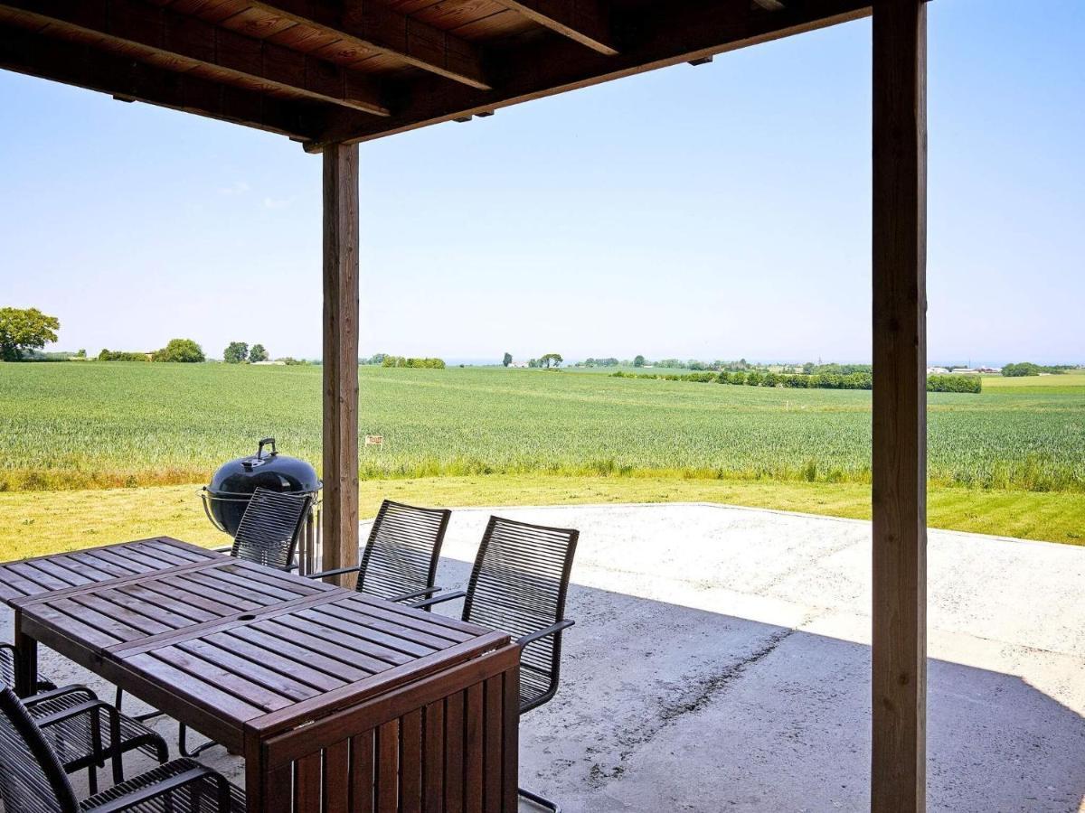 6 Person Holiday Home In Сванеке Екстериор снимка